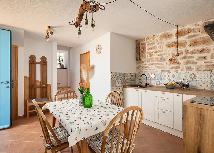 Gorgeous In Vabriga With Wifi *