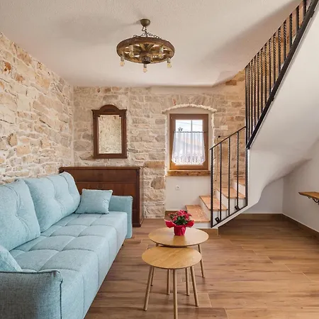 Holiday home Gorgeous In Vabriga With Wifi